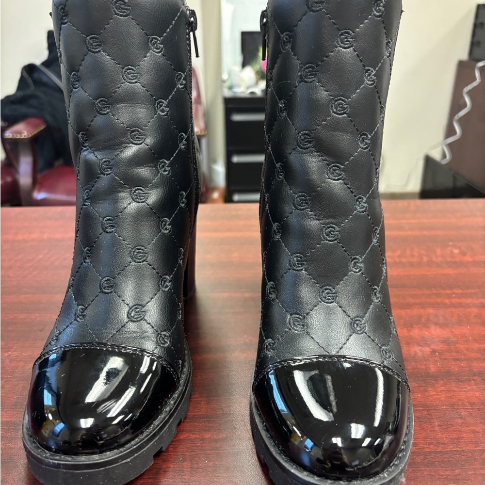 GBG Los Angeles Black Heeled Boots with Quilted Design